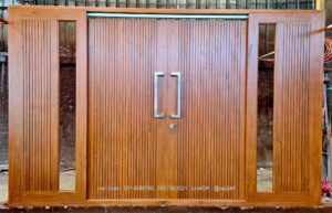 ประตูไม้สักพร้อมวงกบ