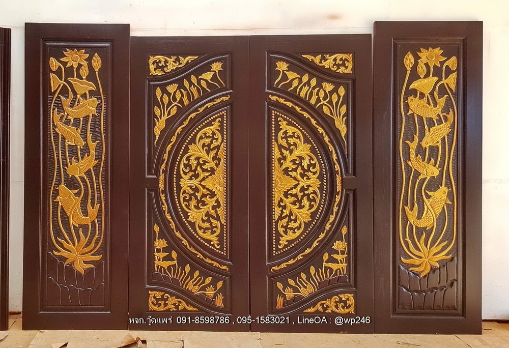 บานไม้แกะดอกไม้